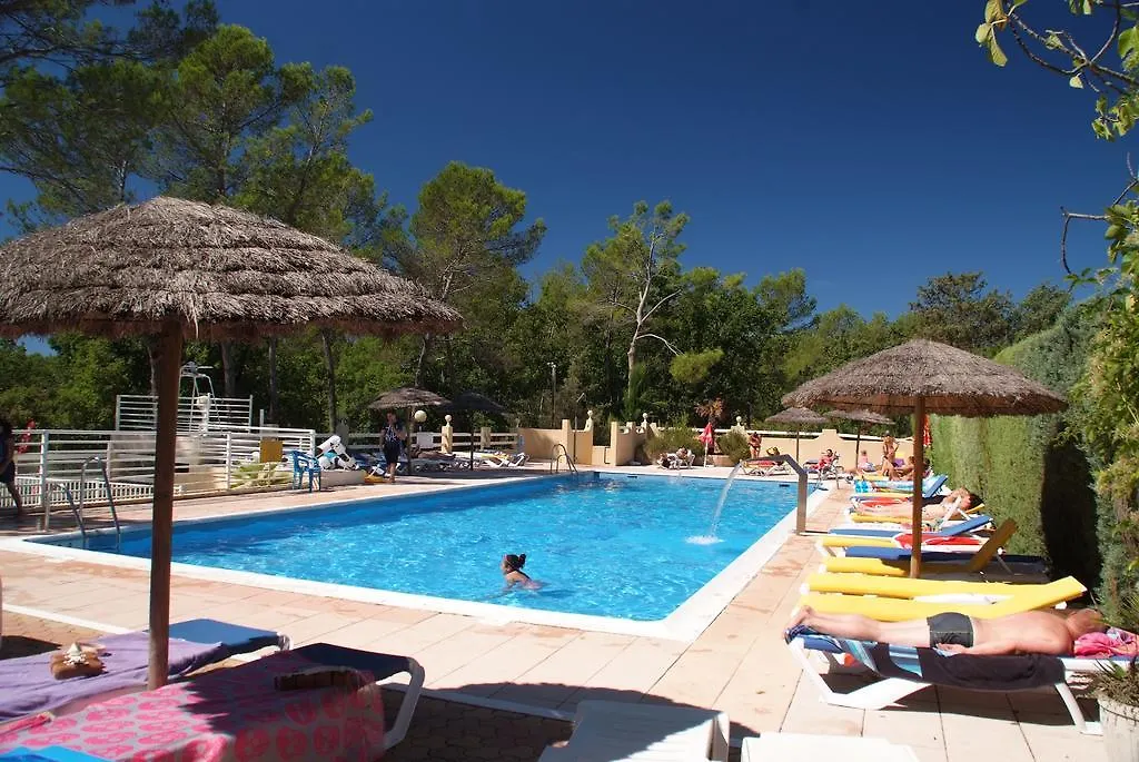 Camping Le Parc Saint-Paul-en-Foret Campsite
